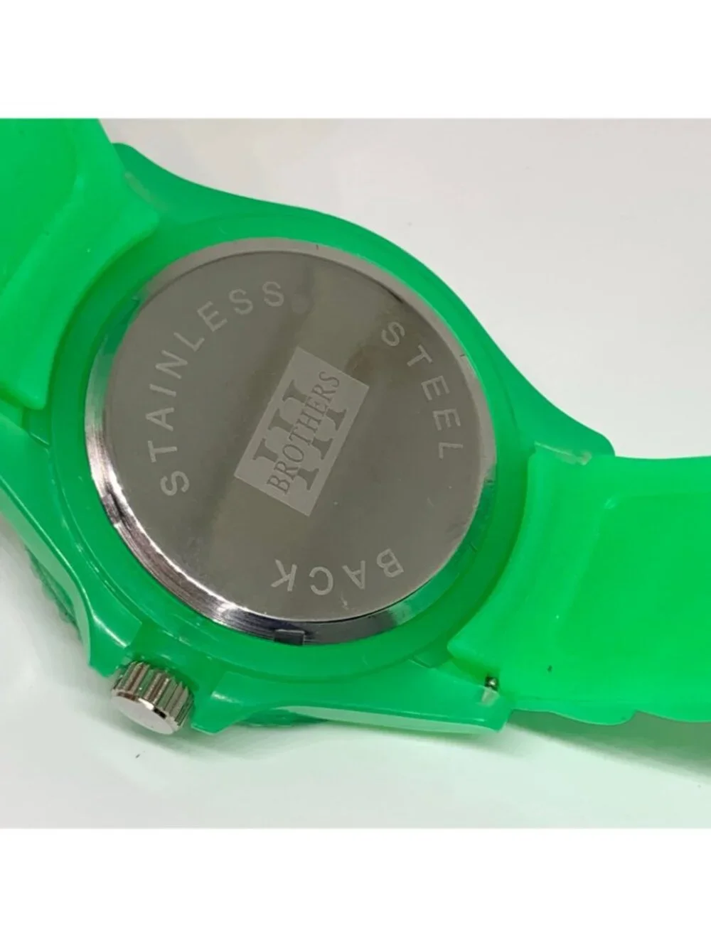 Brothers Quartz analog watch 43mm rotating bezel green silicone band running